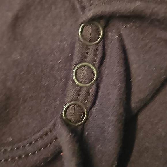 BEBE Baby Onsie (Size 6 - 9 months) - Picture 5 of 5